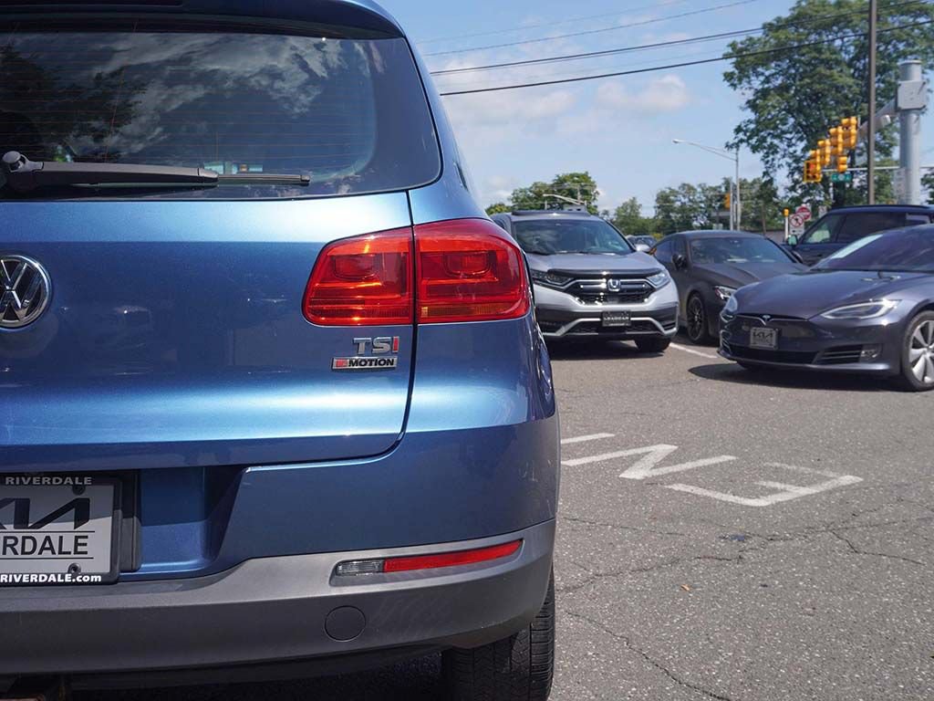 Used 2018 Volkswagen Tiguan Limited w/ Premium Package AWD/4WD image 13