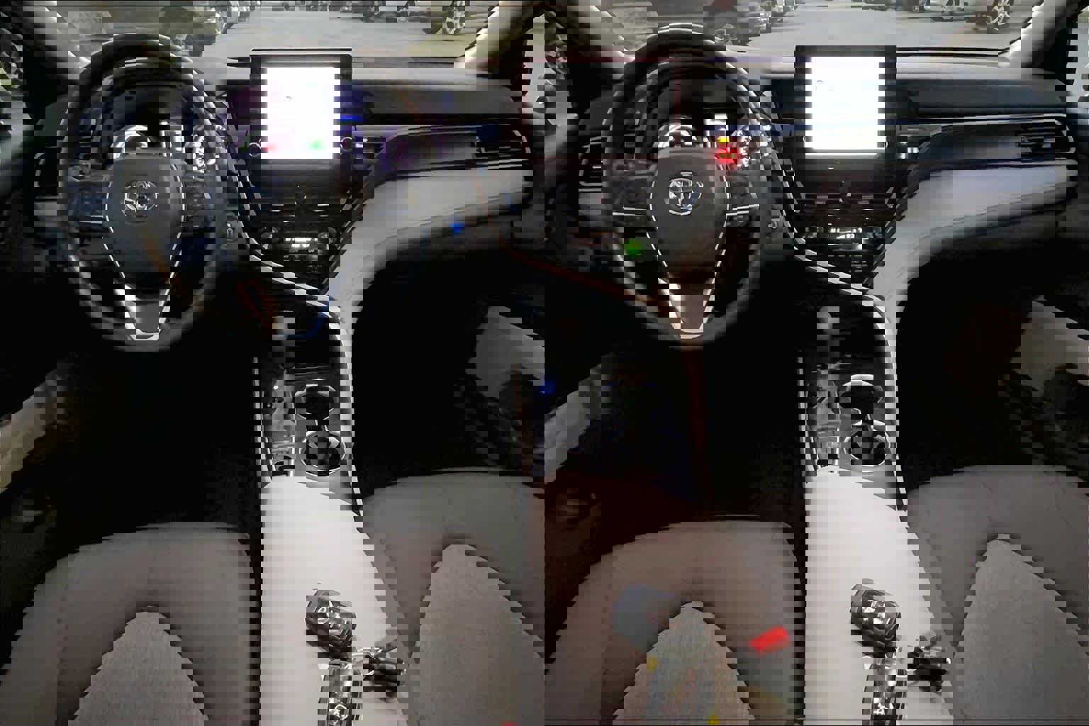 Used 2022 Toyota Camry LE image 15