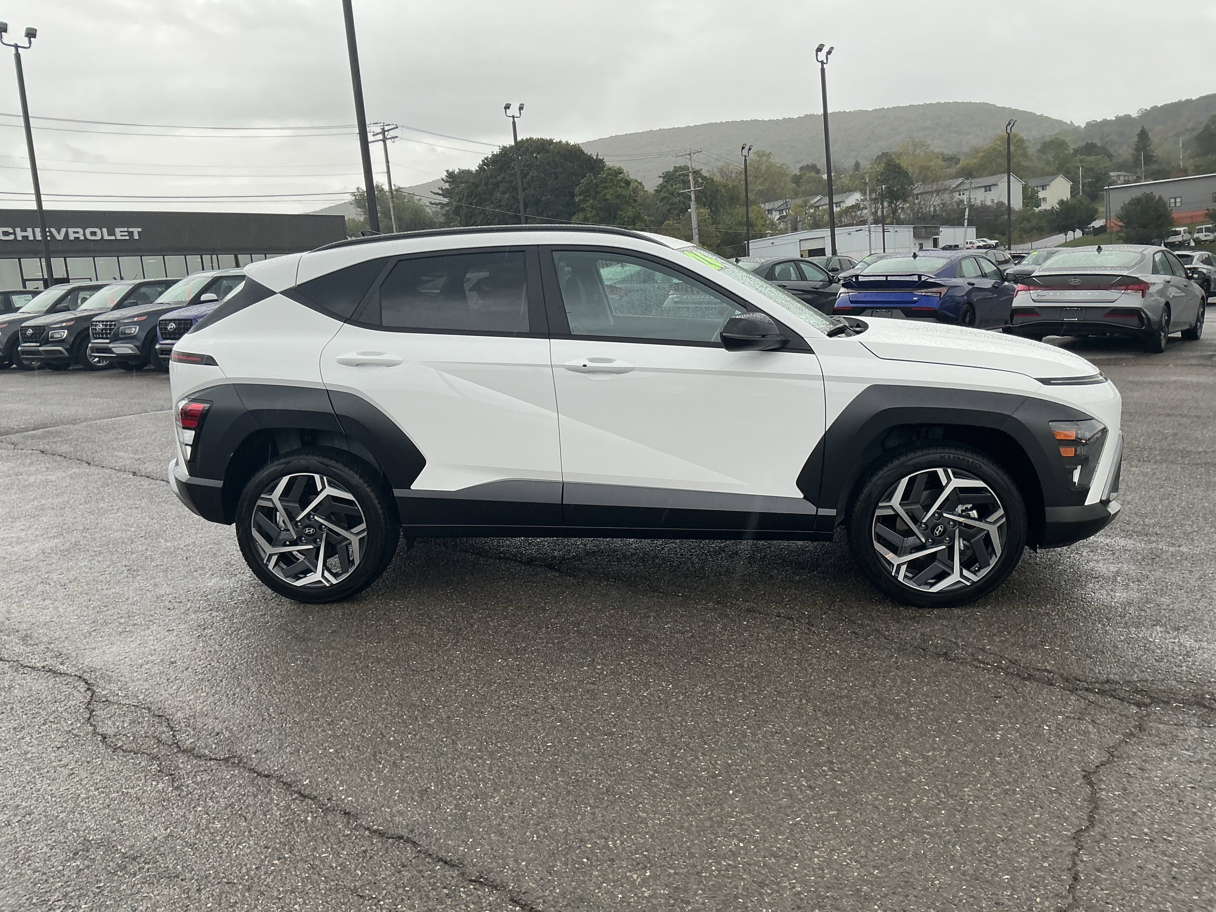 New 2026 Hyundai Kona SEL Premium image 2