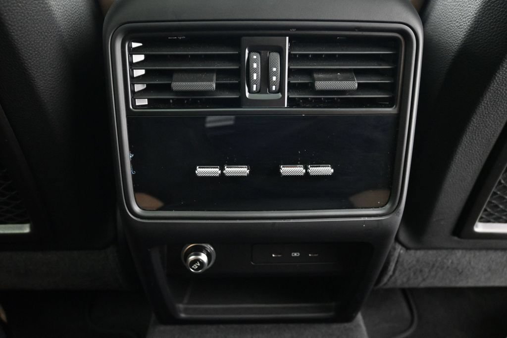 Certified 2025 Porsche Cayenne Coupe AWD/4WD image 8