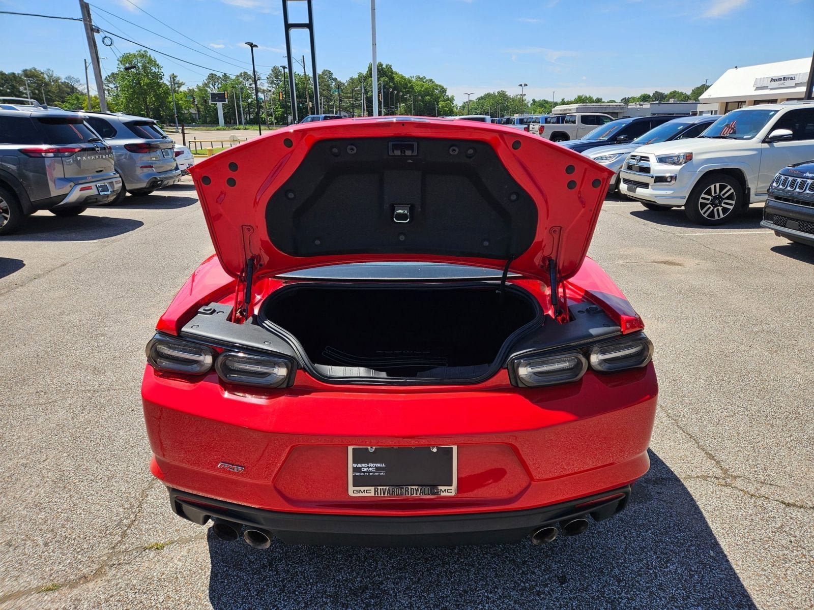 Used 2021 Chevrolet Camaro LT w/ RS Package RWD image 4