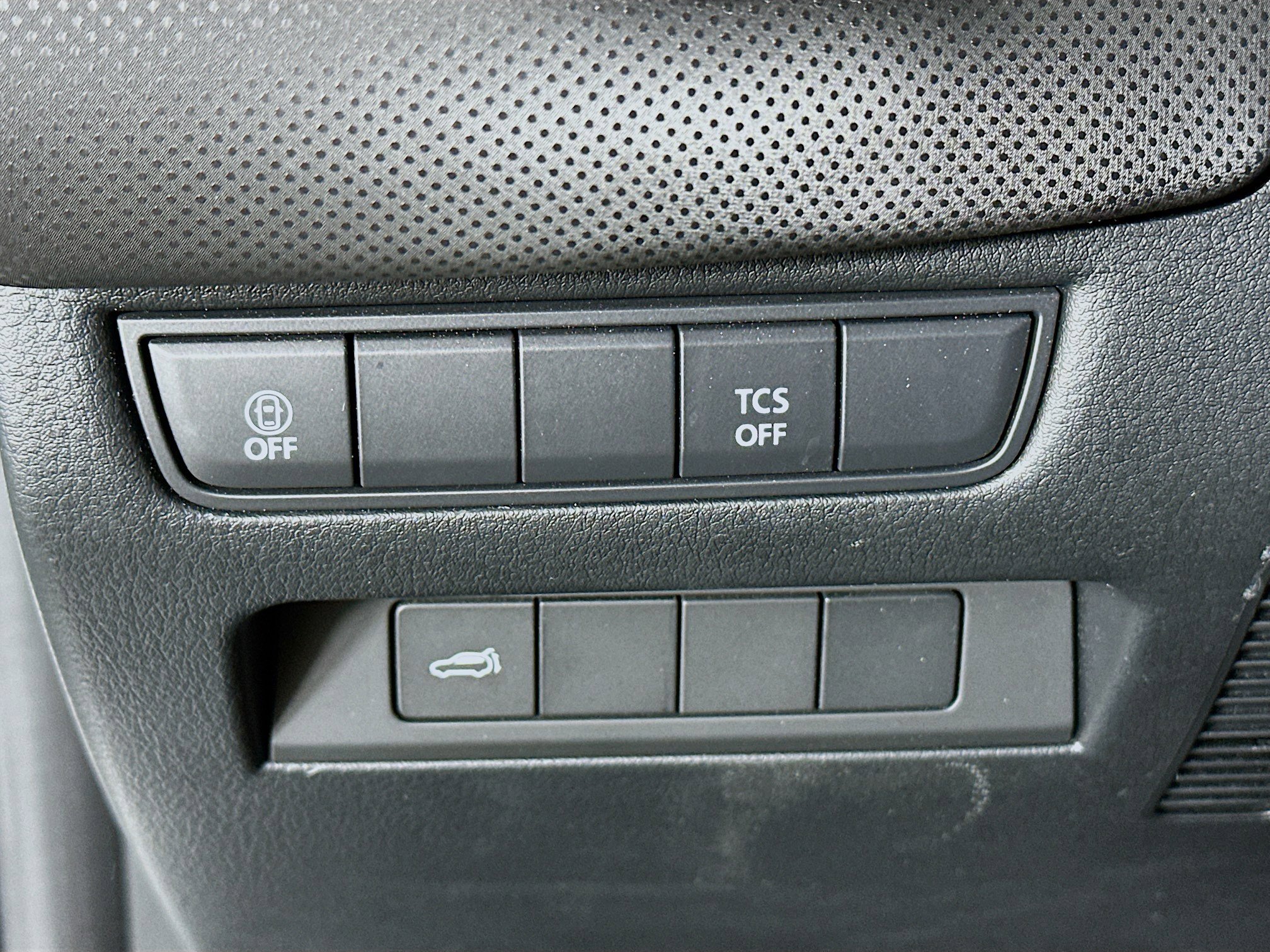 Used 2025 MAZDA CX-50 AWD 2.5 S w/ Premium Package image 17