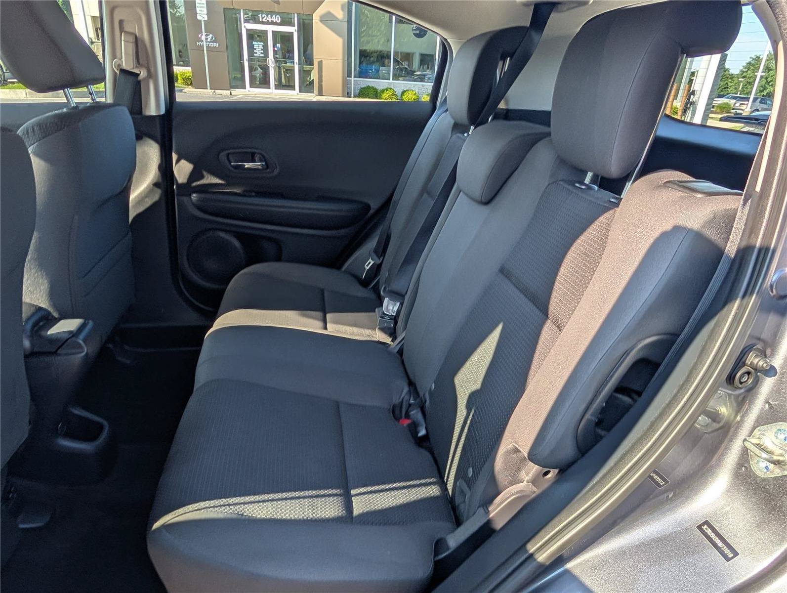 Used 2019 Honda HR-V LX image 14