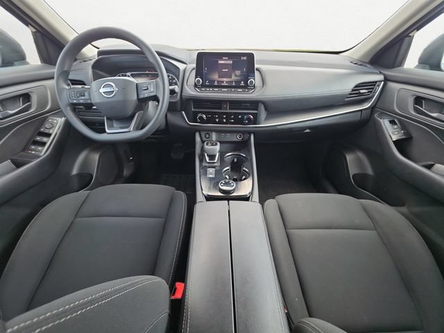 Used 2025 Nissan Rogue S AWD/4WD image 10