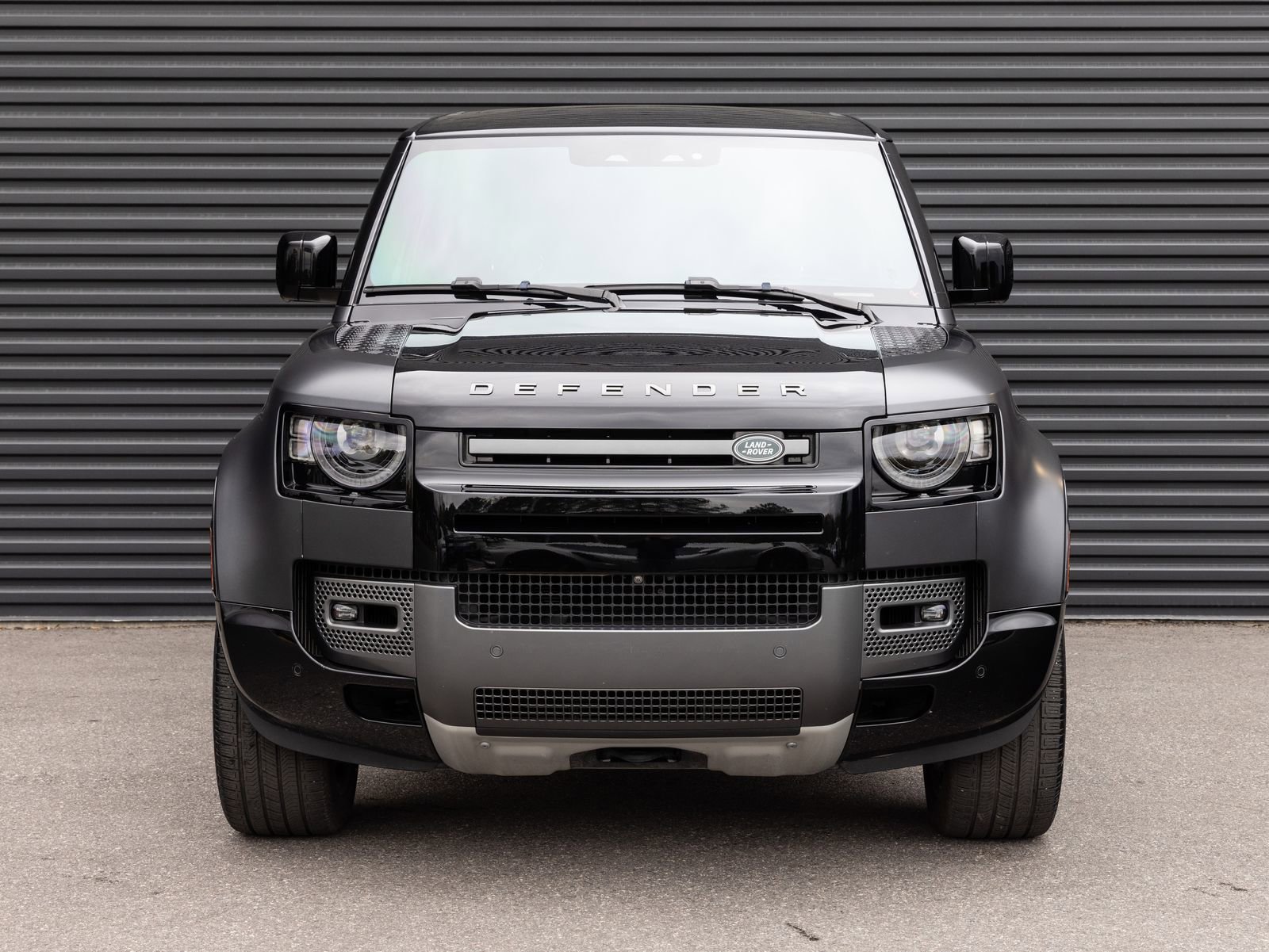 Used 2024 Land Rover Defender 90 Carpathian Edition AWD/4WD image 5