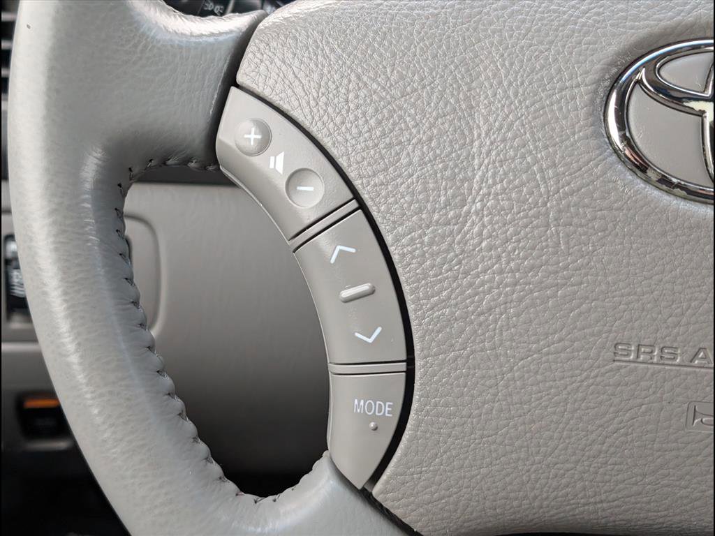 Used 2010 Toyota Sienna XLE image 15