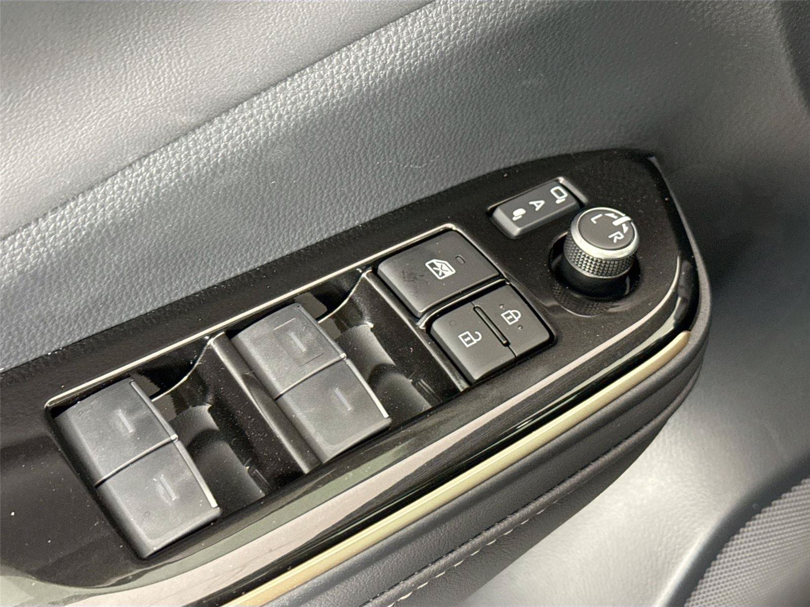 Certified 2026 Toyota Crown Platinum AWD/4WD image 29