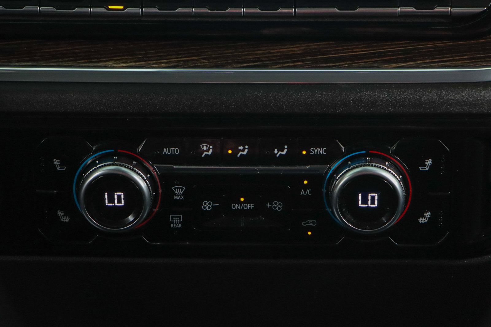 Used 2024 GMC Sierra 1500 SLE image 21