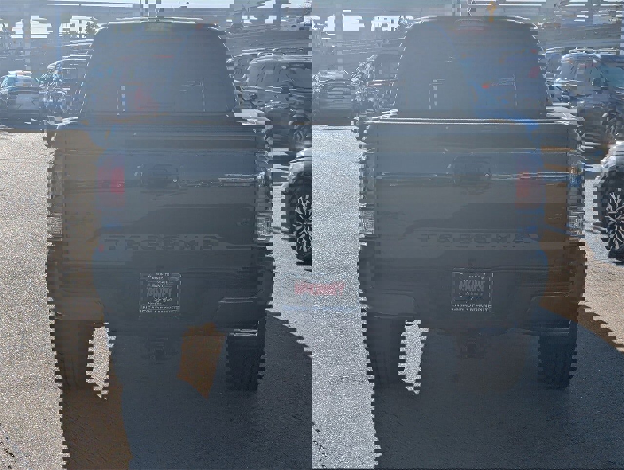 Used 2021 Toyota Tacoma Limited image 5