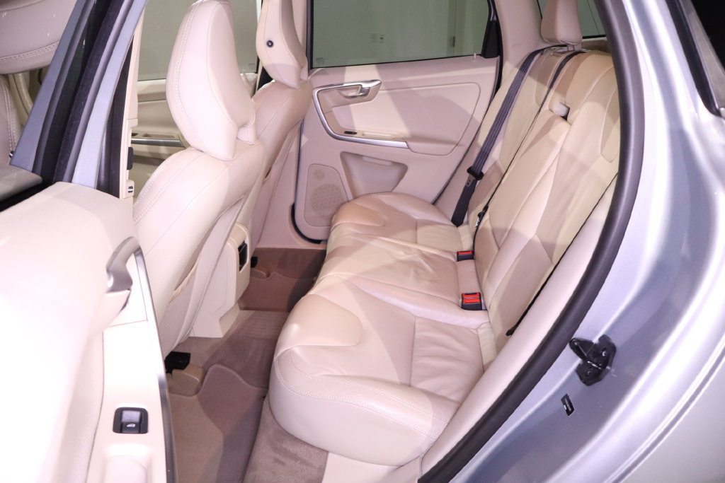 Used 2011 Volvo XC60 T6 AWD/4WD image 28