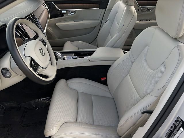 Used 2022 Volvo S90 B6 Inscription w/ Advanced Package image 21