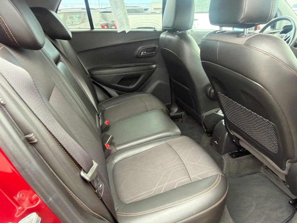 Used 2020 Chevrolet Trax LT w/ LT Convenience Package AWD/4WD image 24