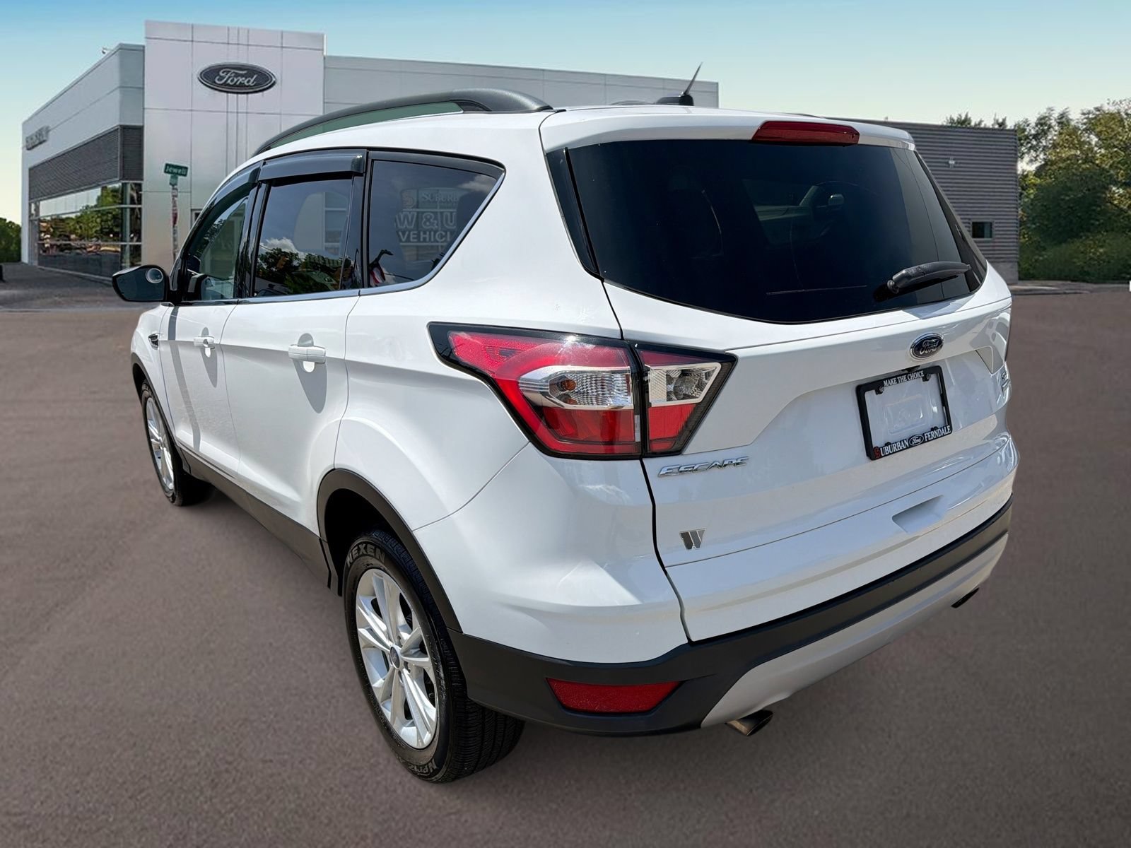 Used 2018 Ford Escape SE w/ Ford Safe & Smart Package FWD image 8