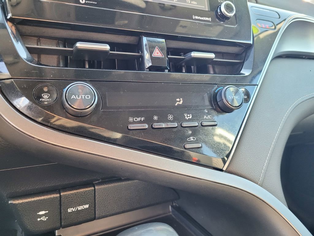 Used 2022 Toyota Camry SE FWD image 15