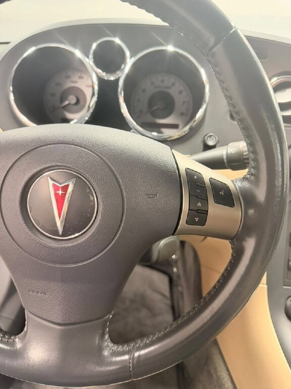 Used 2006 Pontiac Solstice Convertible w/ Premium Package RWD image 23