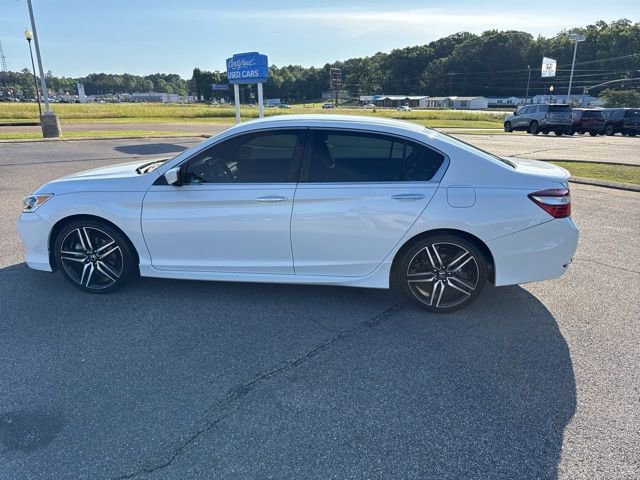 Used 2017 Honda Accord Sport image 7