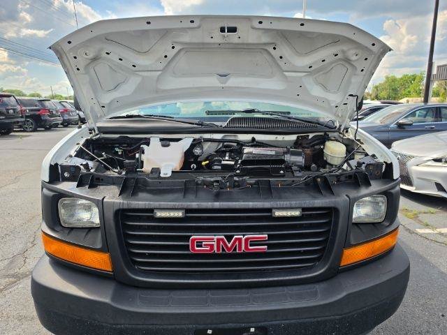 Used 2017 GMC Savana 2500 RWD image 30