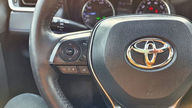 Used 2022 Toyota RAV4 SE w/ Convenience Package image 19