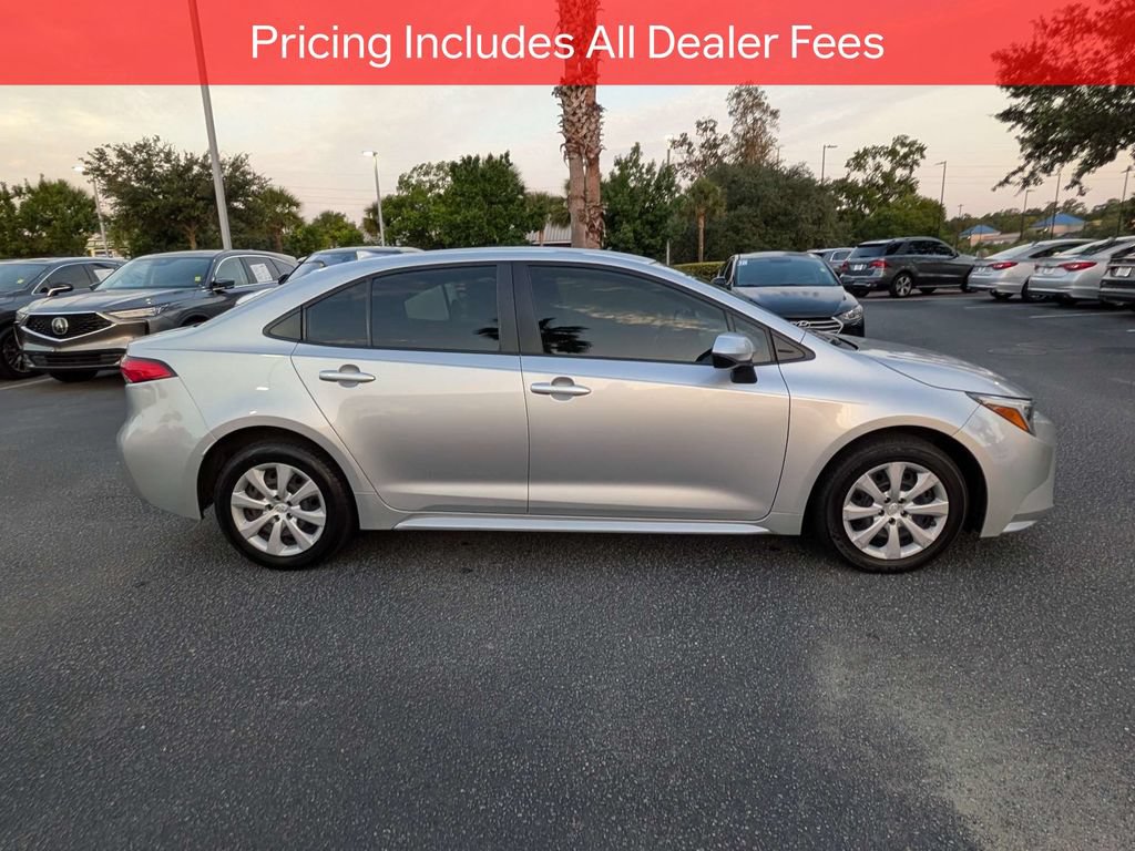 Used 2023 Toyota Corolla LE FWD image 4