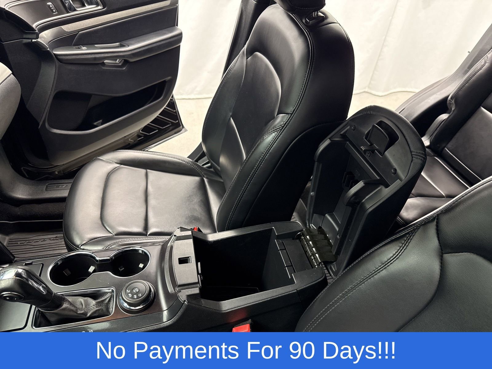Used 2019 Ford Explorer XLT w/ Equipment Group 202A AWD/4WD image 19