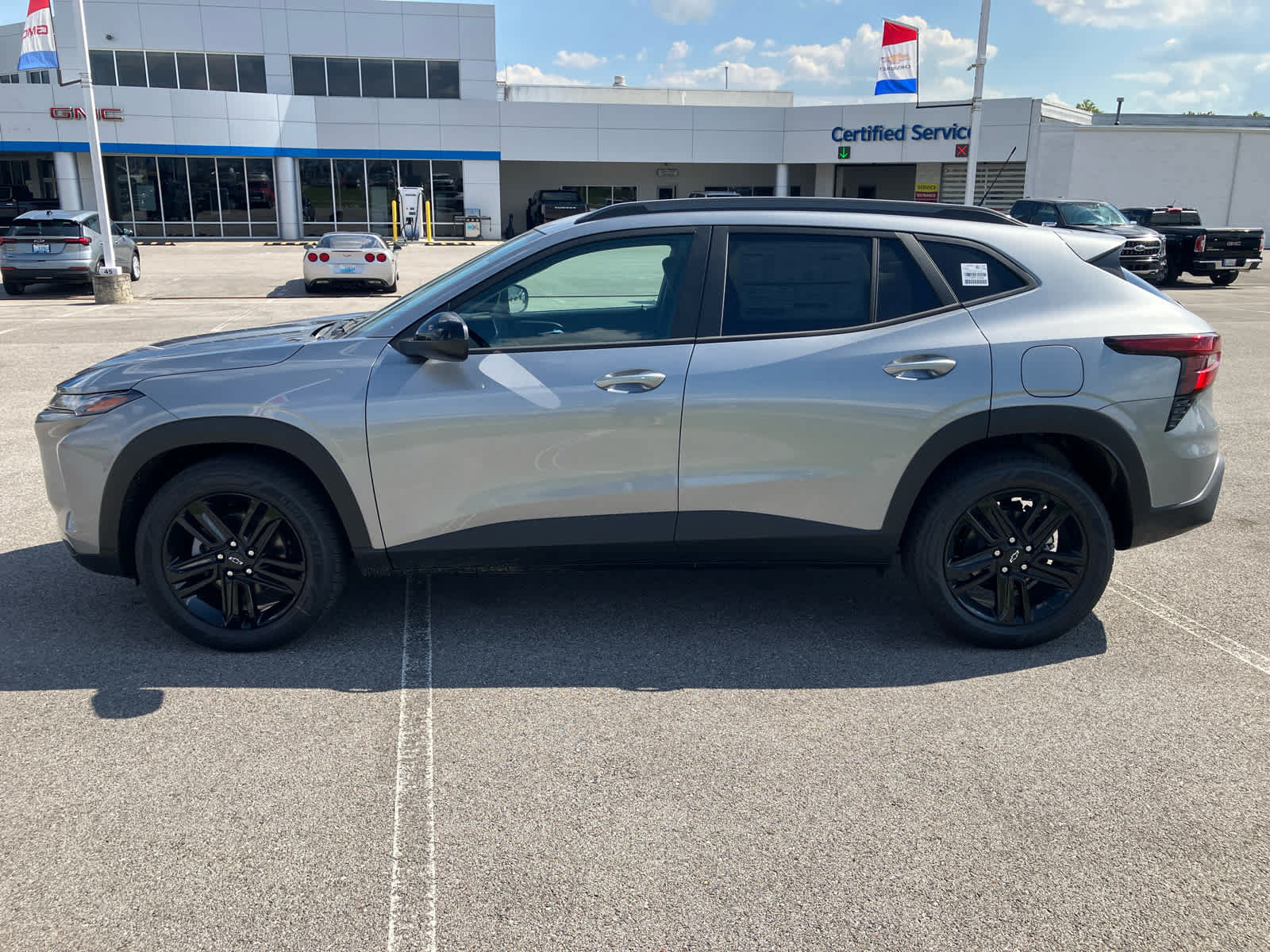New 2026 Chevrolet Trax ACTIV w/ Sunroof Package FWD image 4