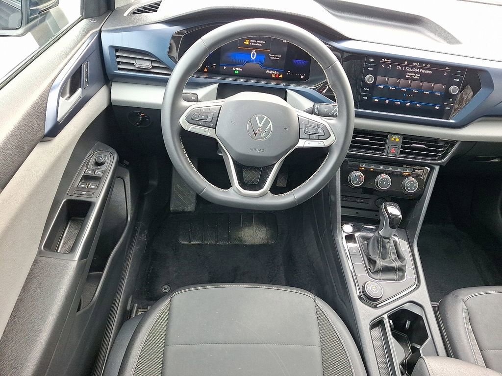 Used 2023 Volkswagen Taos SE image 2