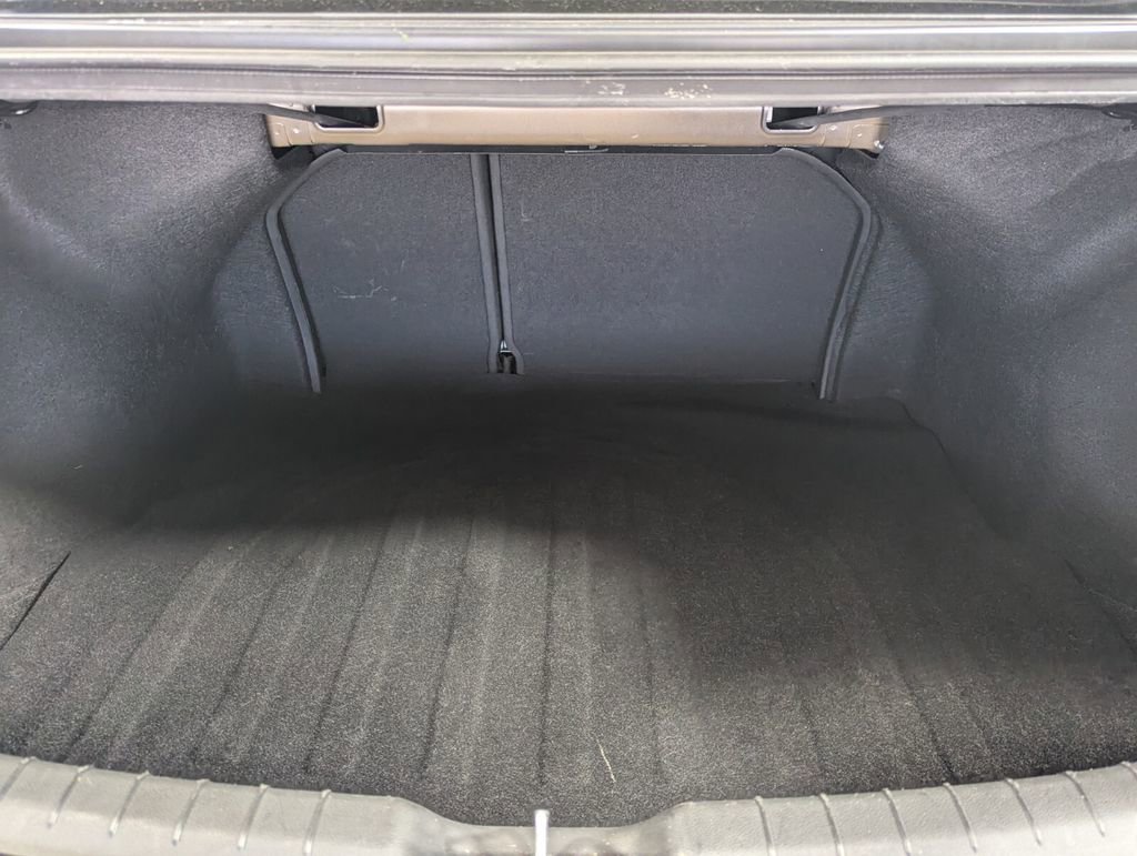 Used 2020 Hyundai Elantra SEL image 24