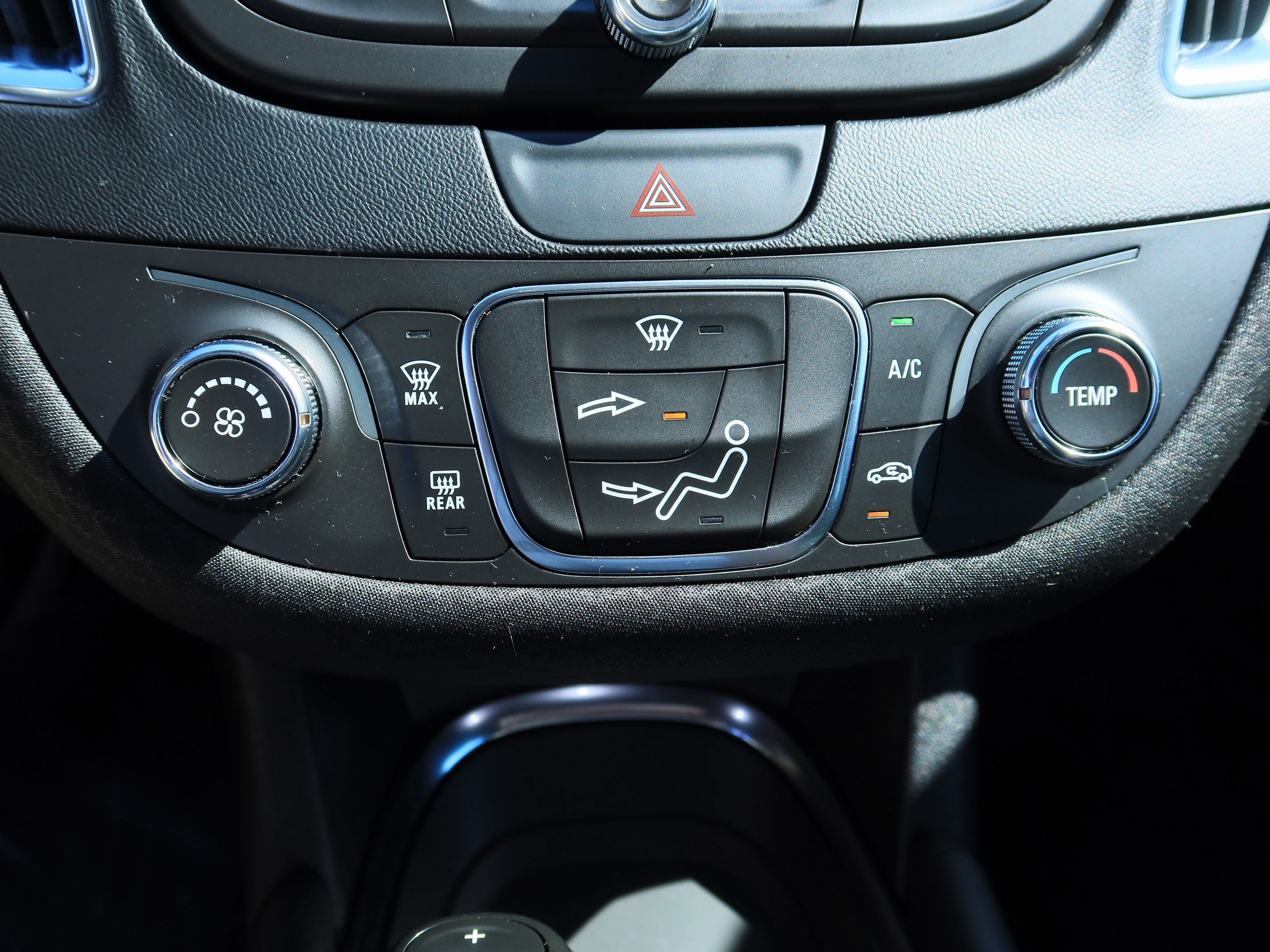 Used 2018 Chevrolet Malibu LT FWD image 23