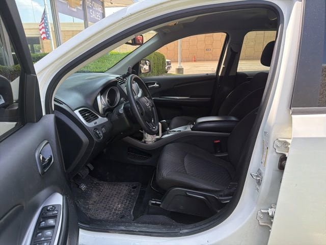 Used 2019 Dodge Journey SE FWD image 8