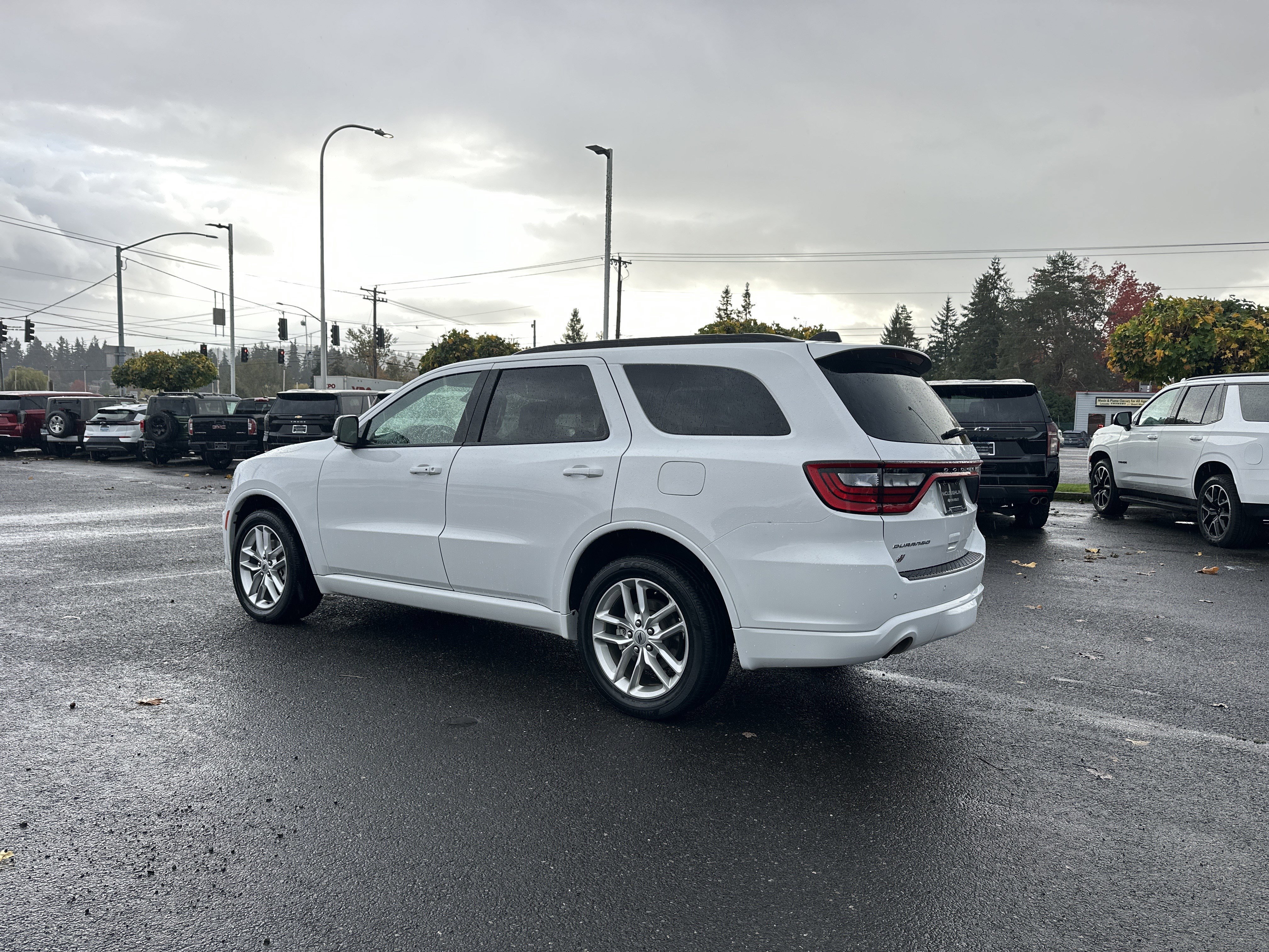 Used 2024 Dodge Durango GT image 3