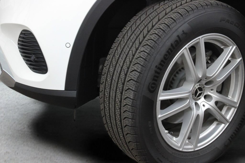 Used 2026 Mercedes-Benz GLC 300 4MATIC image 43