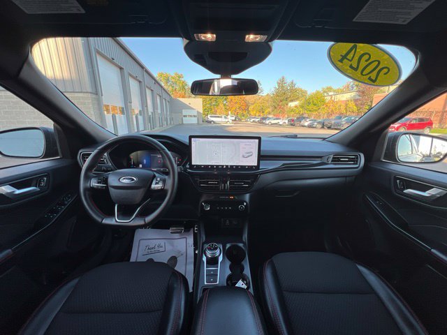 Used 2024 Ford Escape ST-Line w/ Tech Pack #1 AWD/4WD image 18
