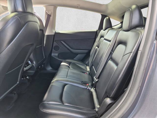 Used 2021 Tesla Model Y Long Range AWD/4WD image 21