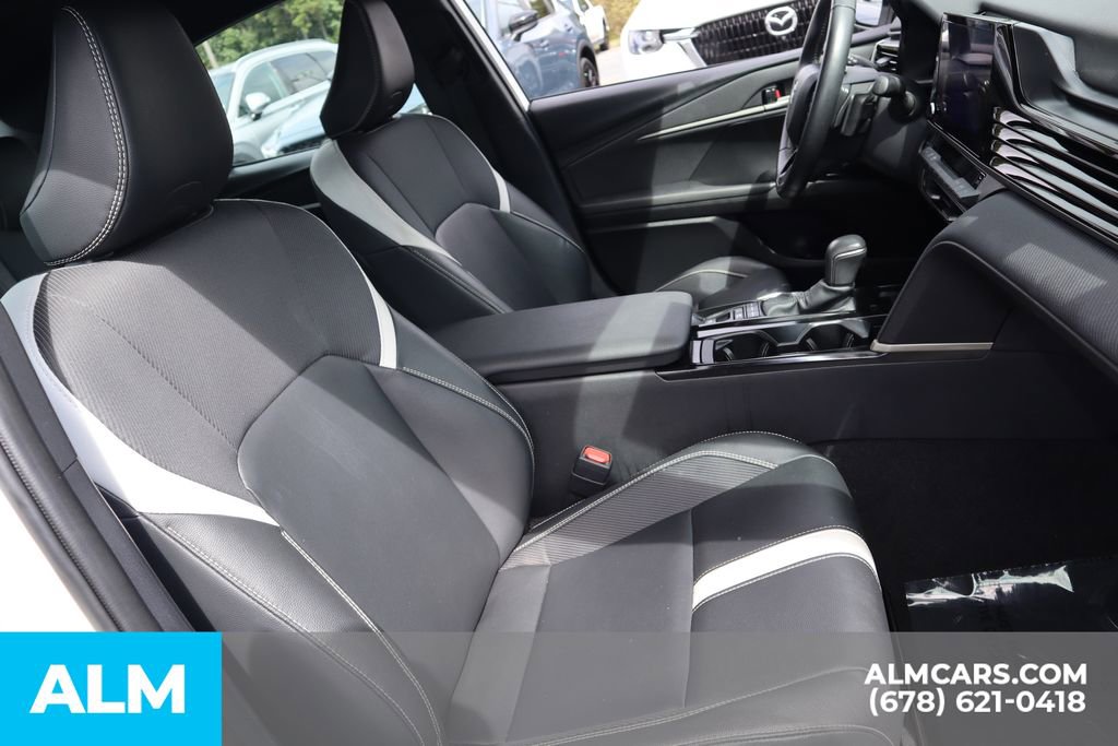 Used 2025 Toyota Camry SE image 24