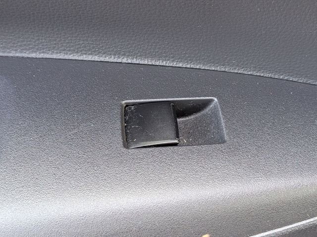 Used 2020 Toyota Corolla LE image 29