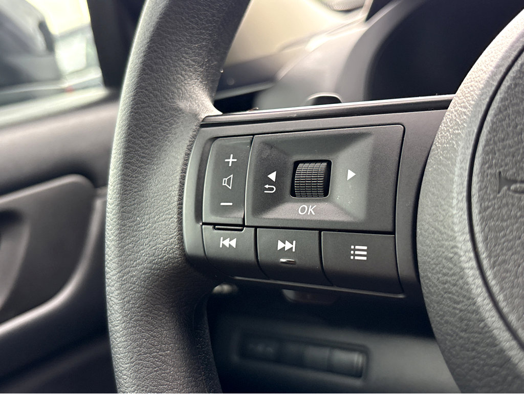 Used 2025 Nissan Pathfinder S FWD image 14