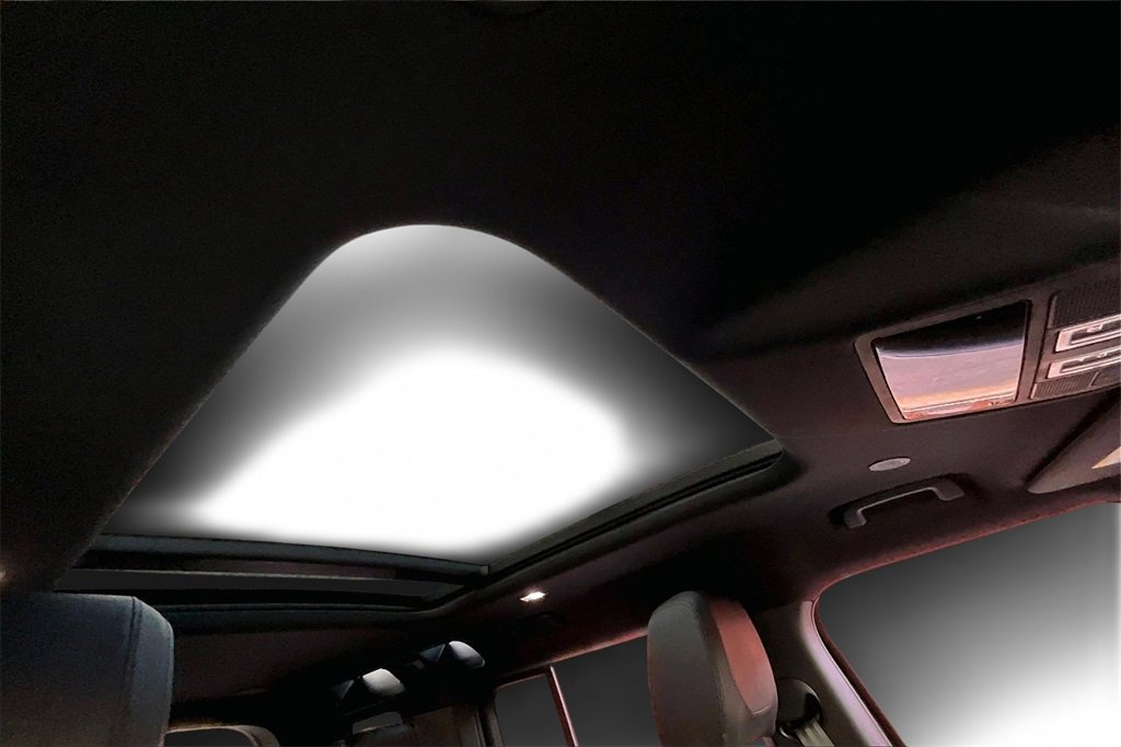 Used 2023 Land Rover Defender 110 X-Dynamic SE image 27