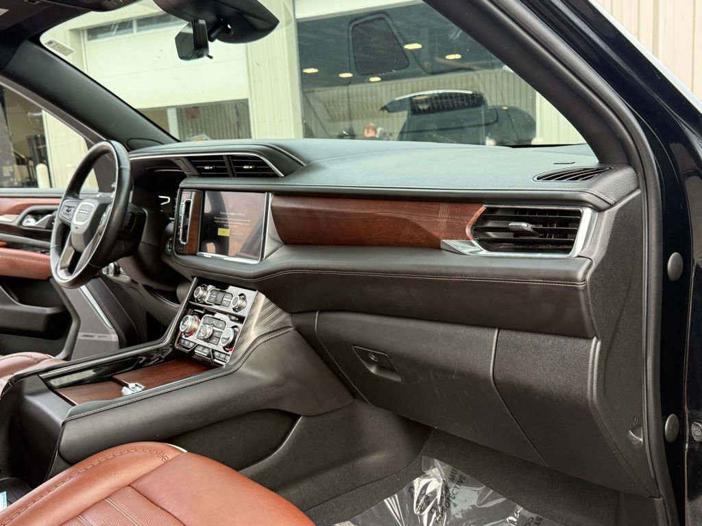 Used 2023 GMC Yukon XL Denali Ultimate image 17