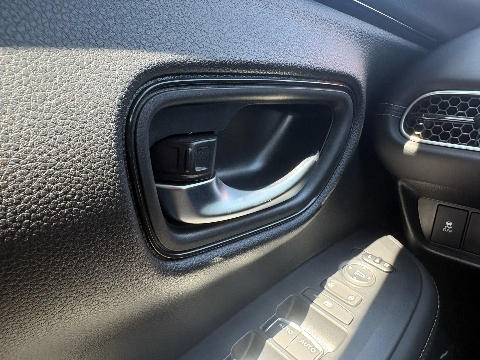 New 2027 Honda HR-V EX-L image 19