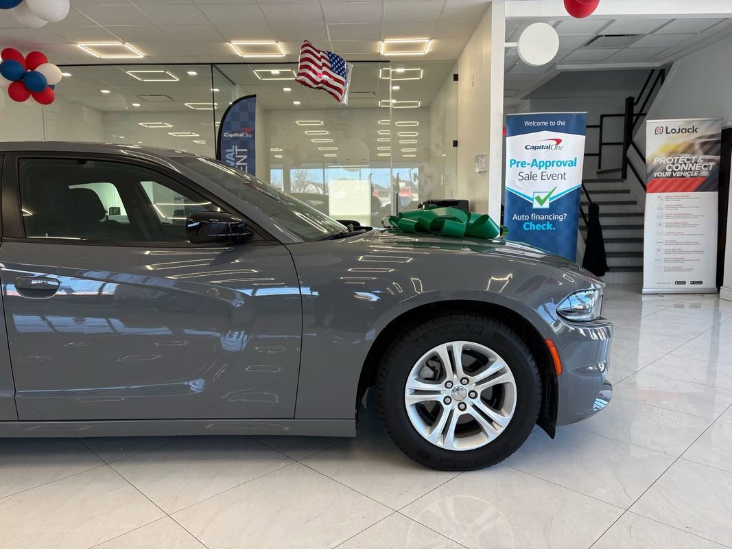 Used 2023 Dodge Charger SXT image 9