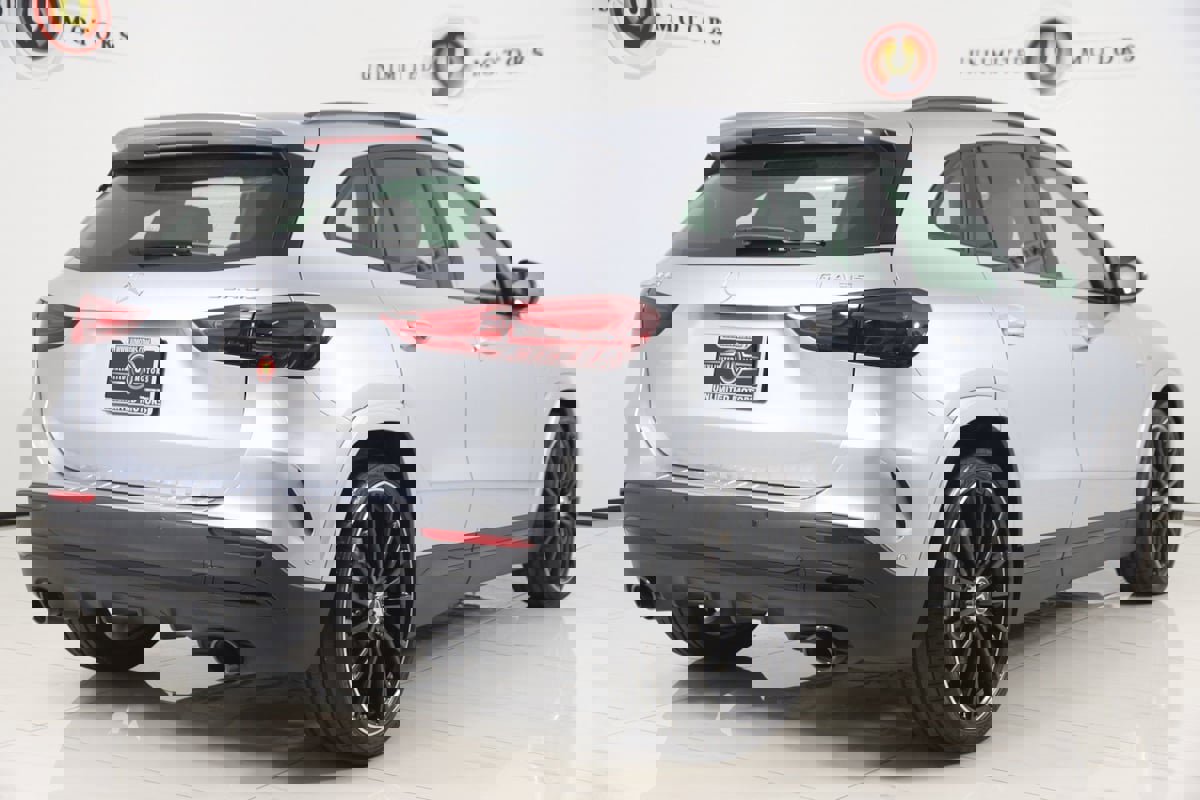 Used 2024 Mercedes-Benz GLA 35 AMG 4MATIC image 3