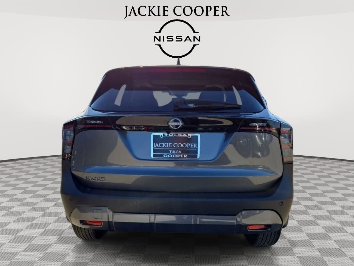 New 2026 Nissan Kicks SV w/ SV Premium Package FWD image 4