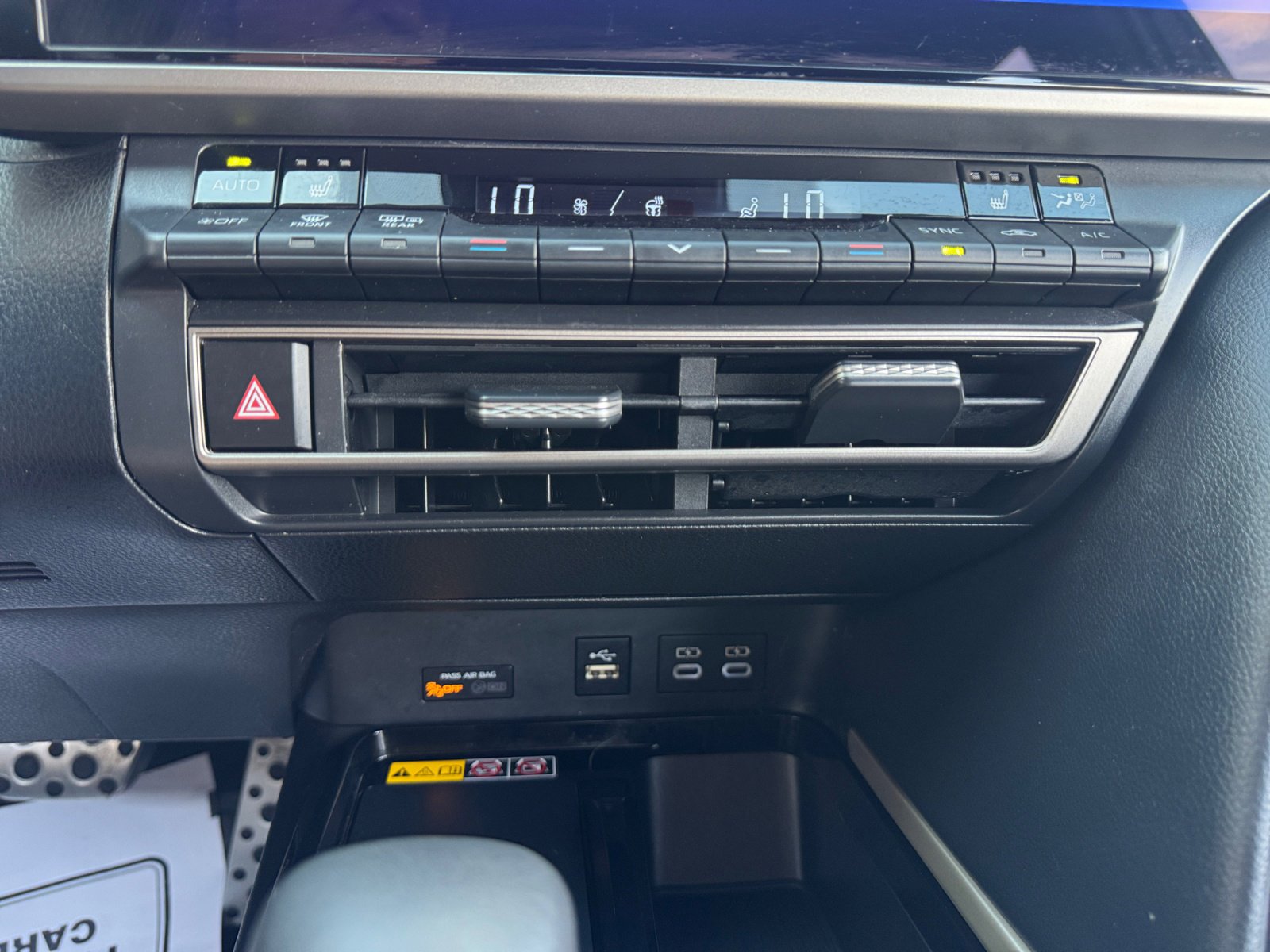 Used 2025 Toyota Camry XSE image 12