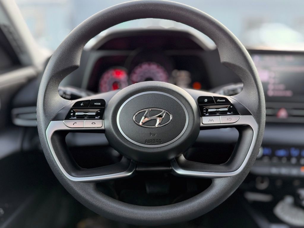 Used 2022 Hyundai Elantra SEL image 6