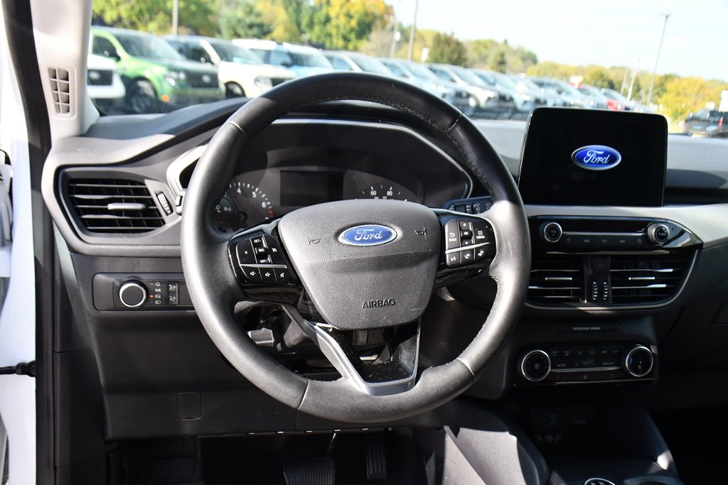 Used 2022 Ford Escape SE w/ Cold Weather Package image 12