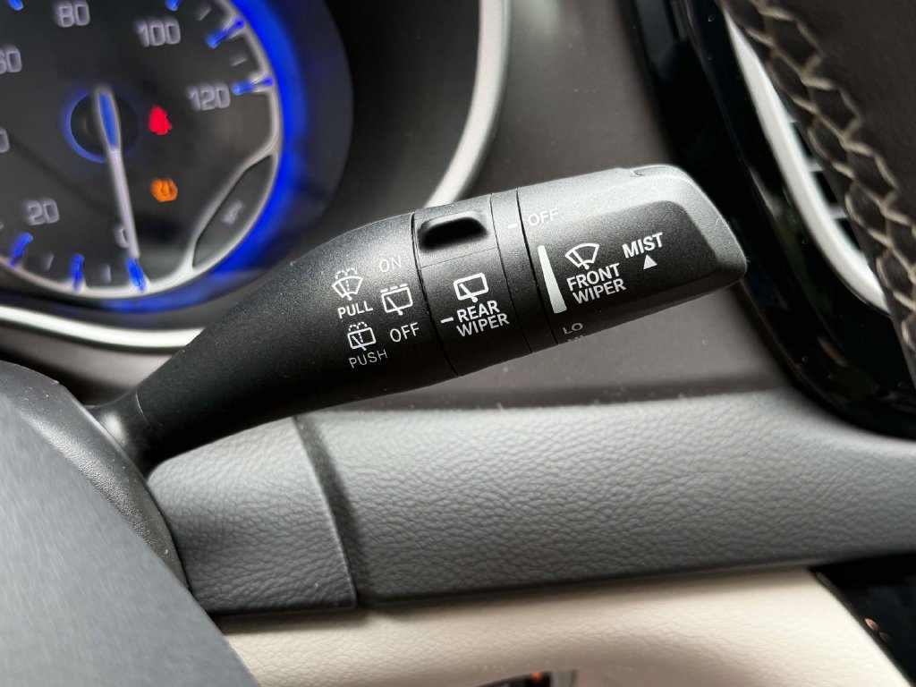 Used 2024 Chrysler Pacifica Touring-L FWD image 25