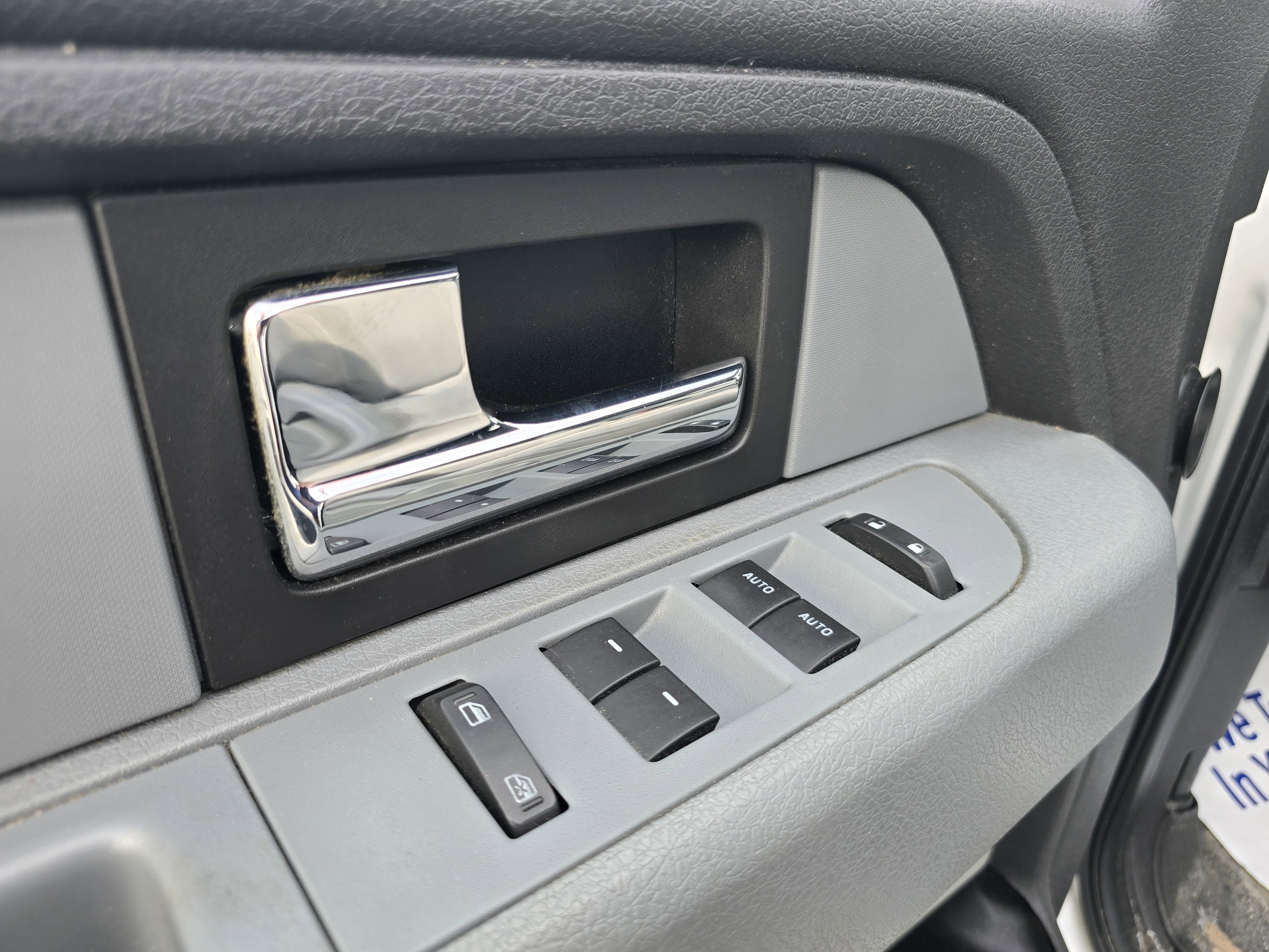 Used 2013 Ford F150 XLT w/ XLT Chrome Pkg image 18