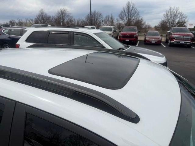 Used 2025 Chevrolet Trax ACTIV w/ Sunroof Package image 5