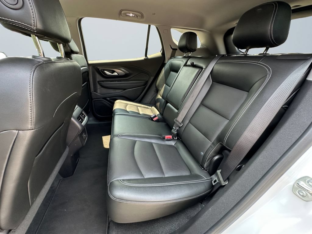 Used 2024 GMC Terrain SLT AWD/4WD image 13