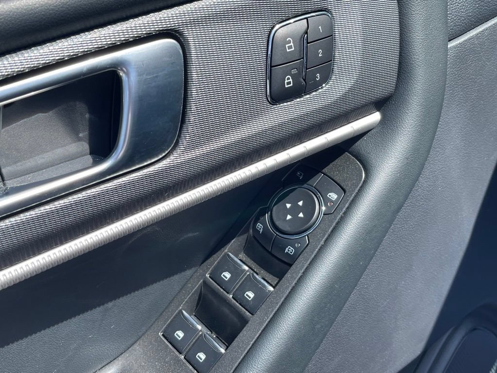 Used 2025 Ford Explorer ST-Line w/ Premium Package RWD image 19